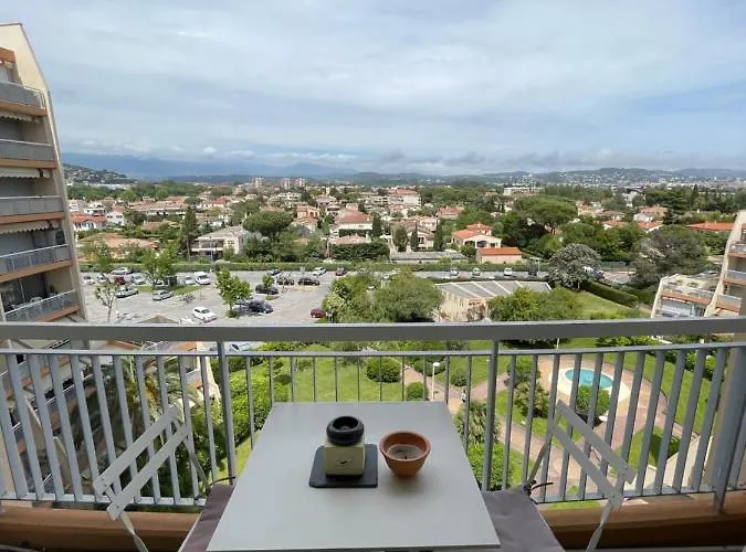 Appartement Beau Dans Avec Piscine Et Vue Sur La - 5min Des Plages *